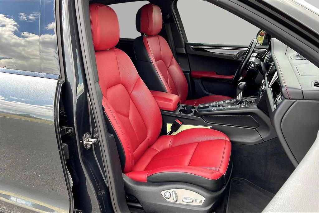 Used 2020 Porsche Macan S AWD/4WD image 28