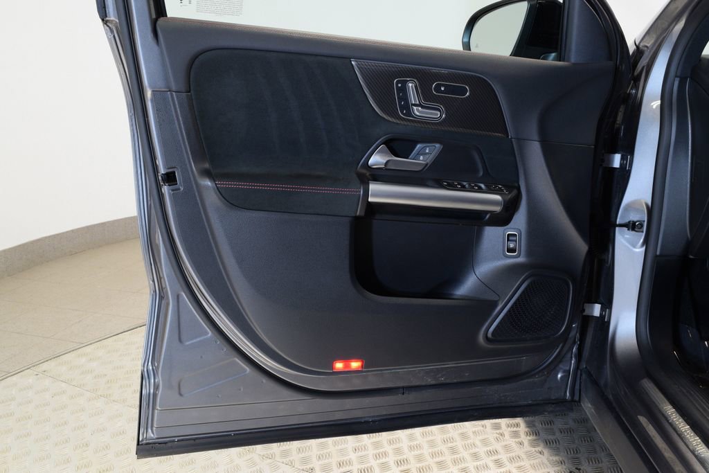 Used 2023 Mercedes-Benz GLA 250 4MATIC image 12