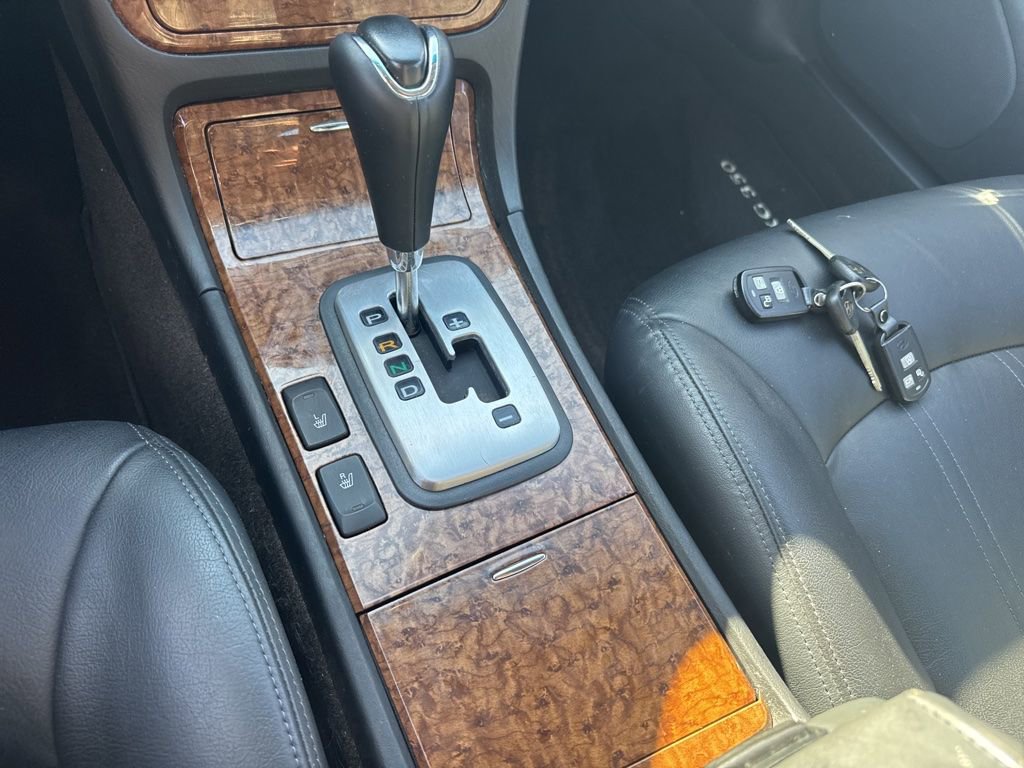 Used 2005 Hyundai XG350 L image 16