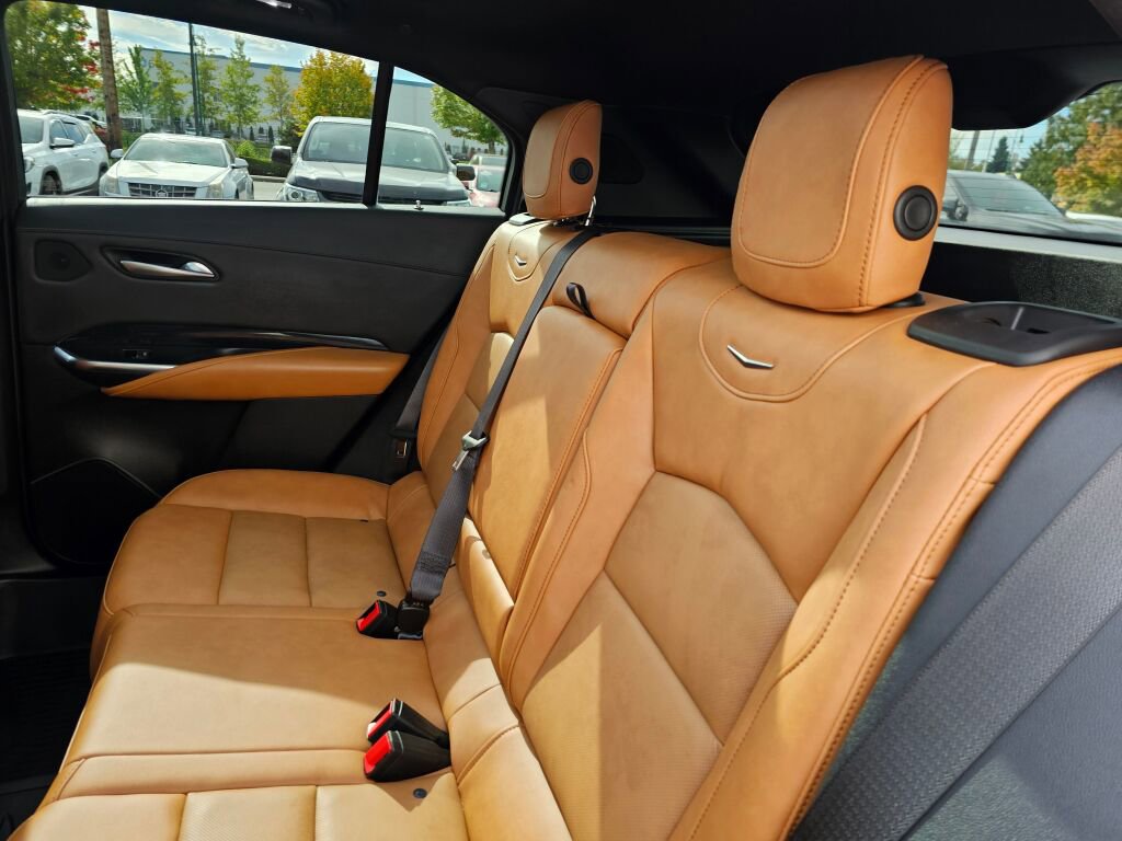 Used 2025 Cadillac XT4 Sport image 18