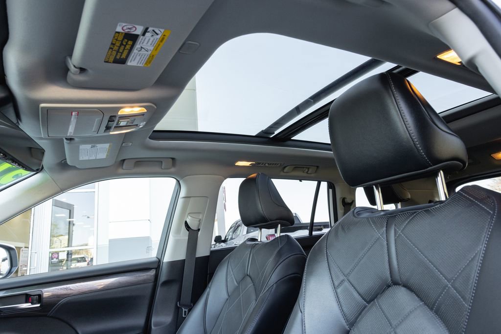 Used 2023 Toyota Highlander Platinum image 13