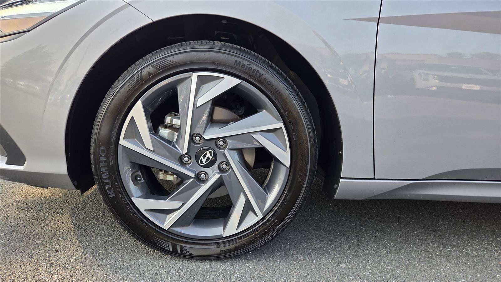 Used 2025 Hyundai Elantra Sport w/ Cargo Package FWD image 11