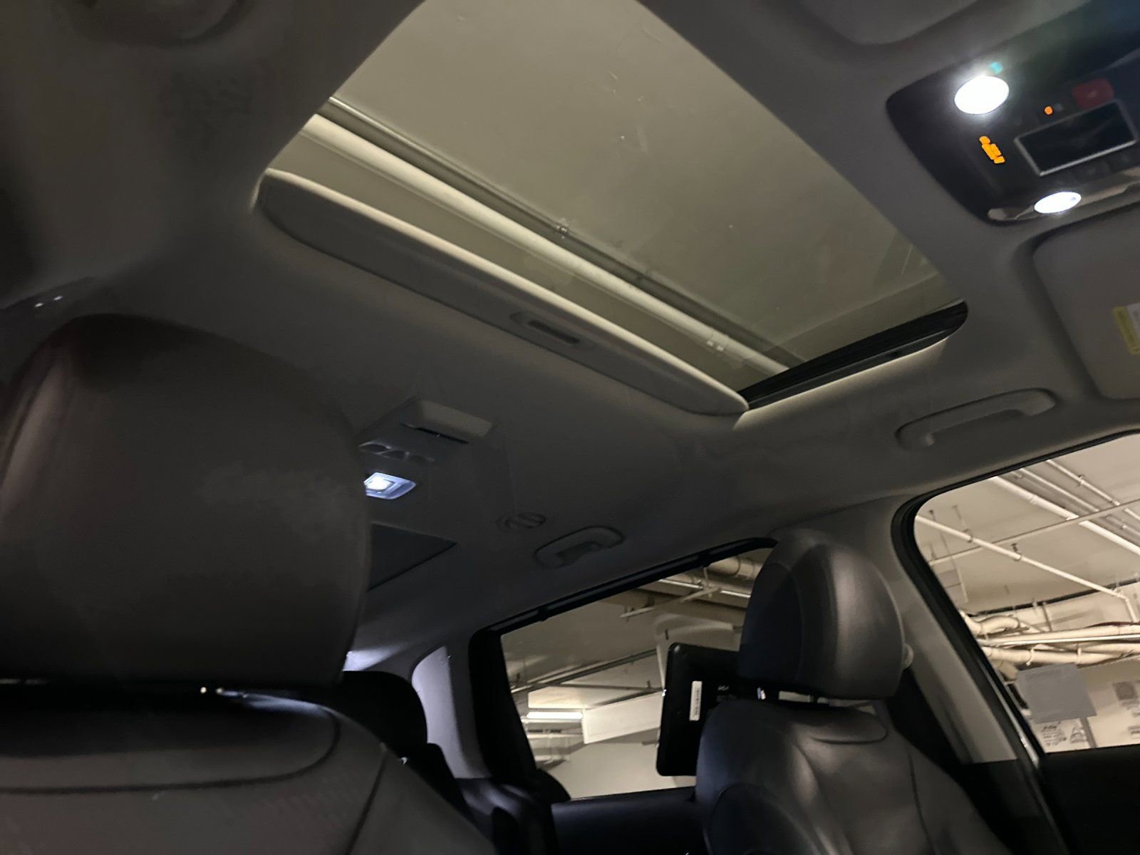 Certified 2022 Kia Carnival SX Prestige image 24