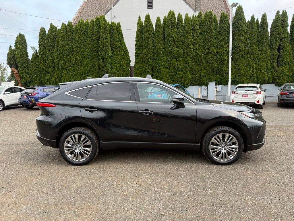 Certified 2024 Toyota Venza XLE AWD/4WD image 12