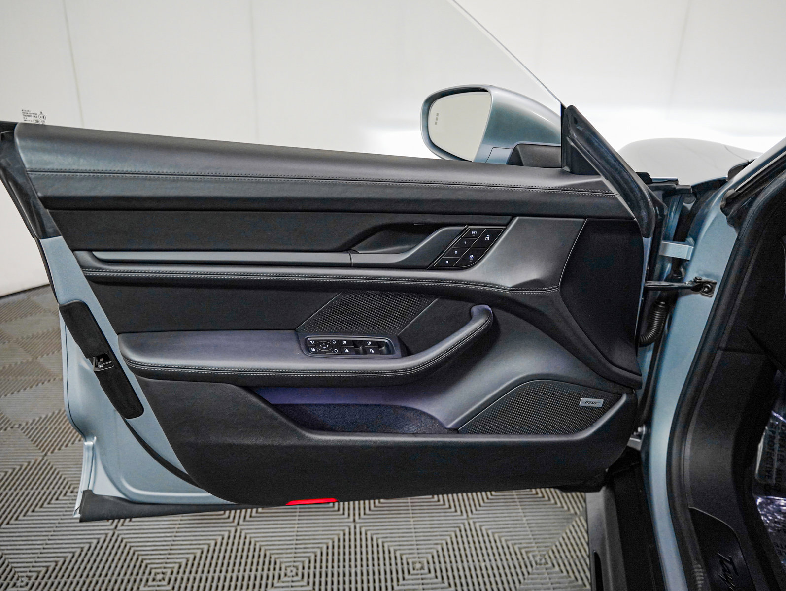 Certified 2022 Porsche Taycan GTS image 25