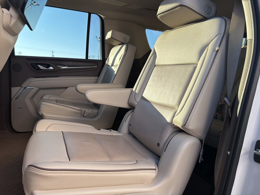 Used 2022 GMC Yukon XL Denali w/ Denali Ultimate Package image 13