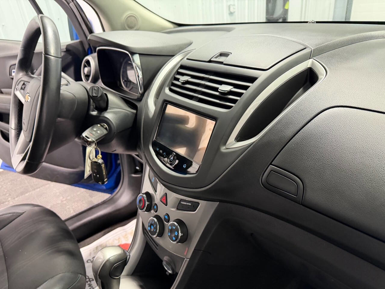 Used 2016 Chevrolet Trax LT w/ LT Convenience Package AWD/4WD image 18