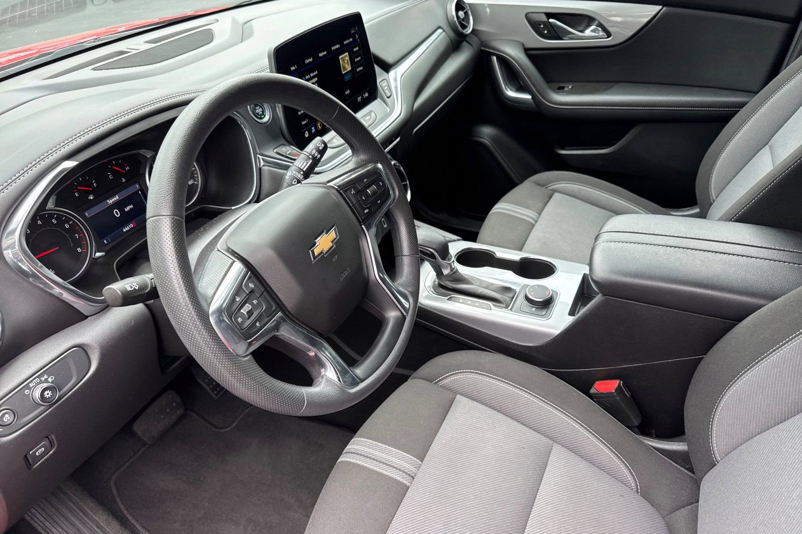 Used 2024 Chevrolet Blazer LT AWD/4WD image 9