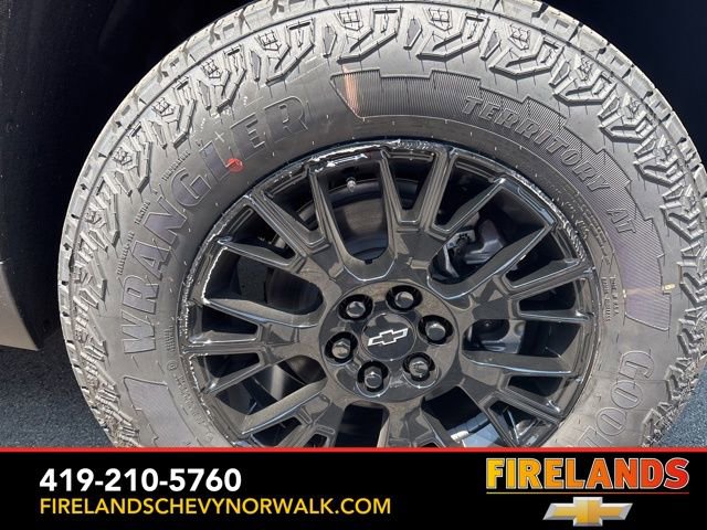 New 2025 Chevrolet Traverse Z71 w/ Driver Confidence Package image 22