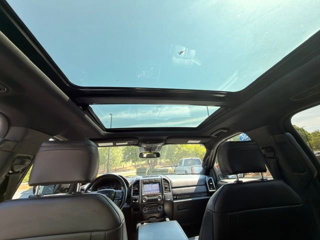 Used 2018 Ford Expedition Limited w/ Equipment Group 301A AWD/4WD image 7