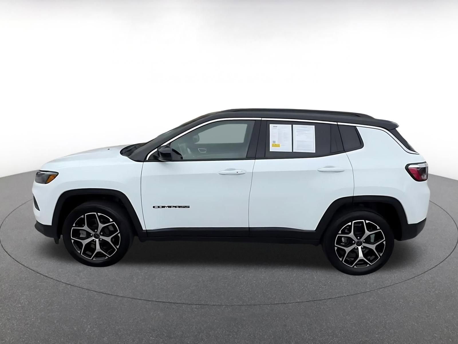 Used 2025 Jeep Compass Limited AWD/4WD image 10