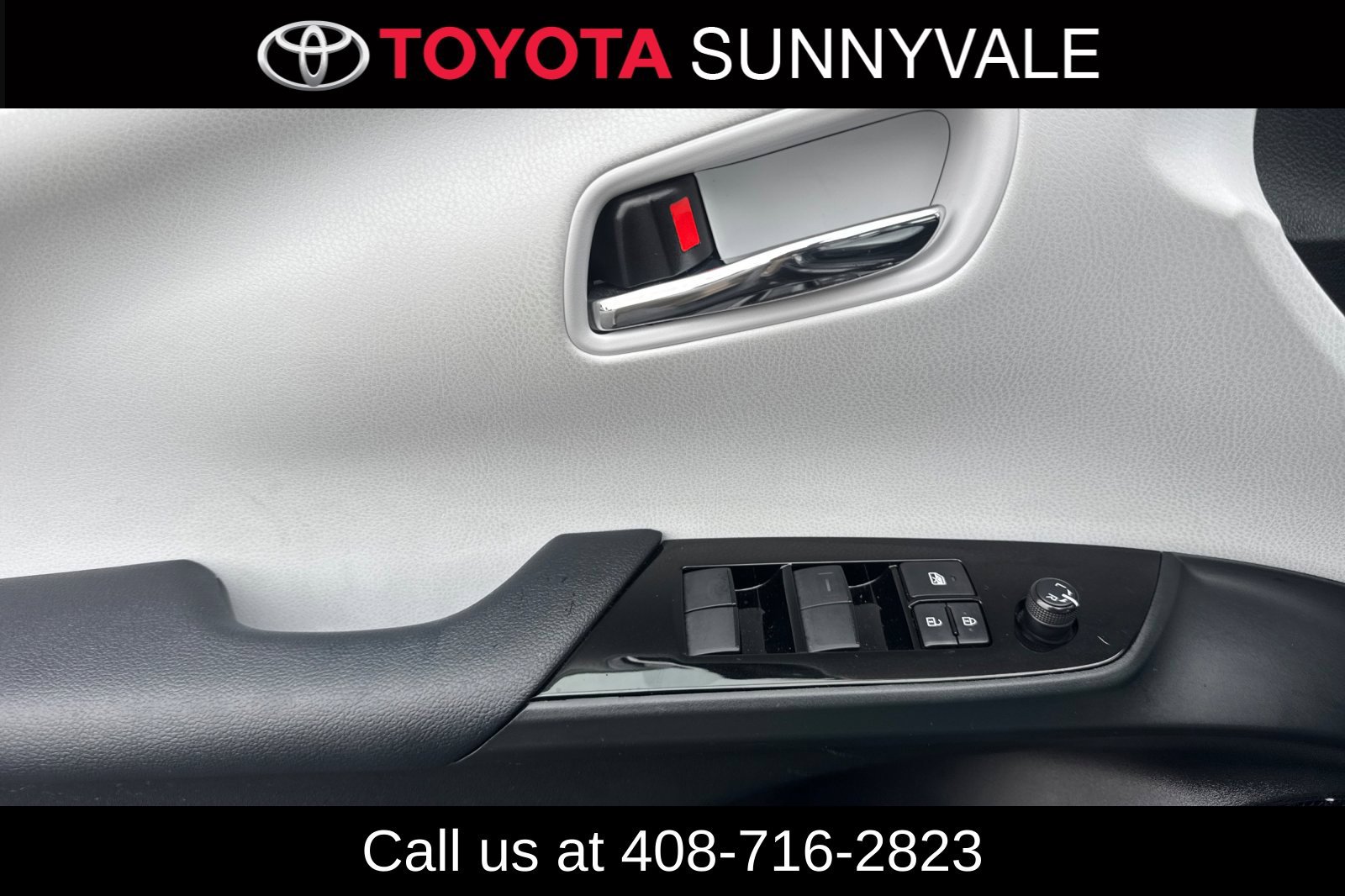Used 2022 Toyota Prius Prime XLE FWD image 12