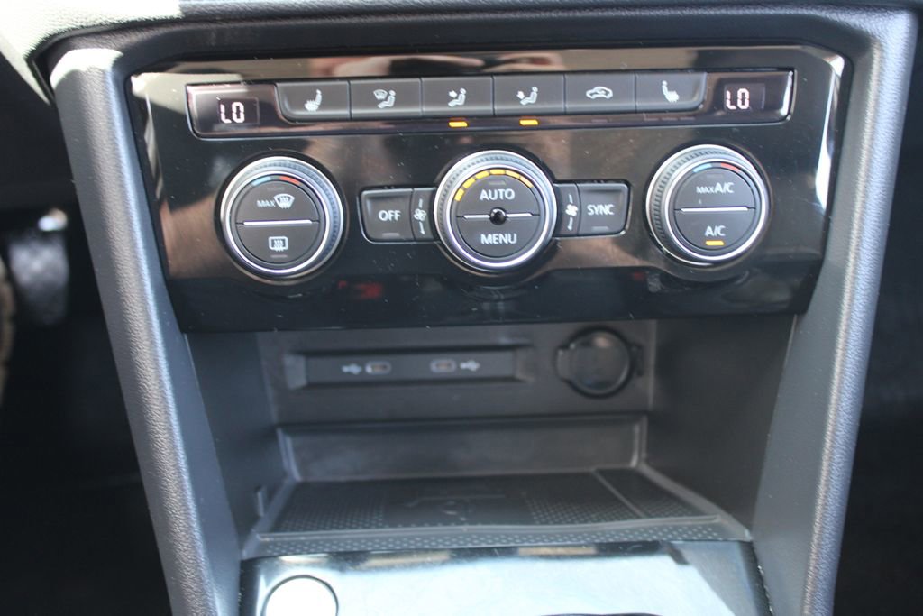 Certified 2024 Volkswagen Taos SE AWD/4WD image 17