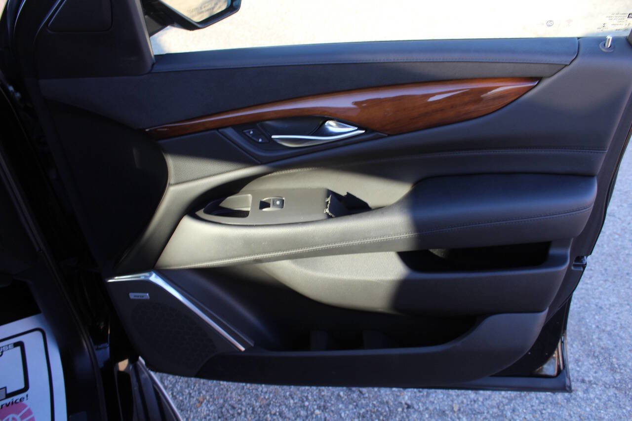 Used 2017 Cadillac Escalade Luxury image 26