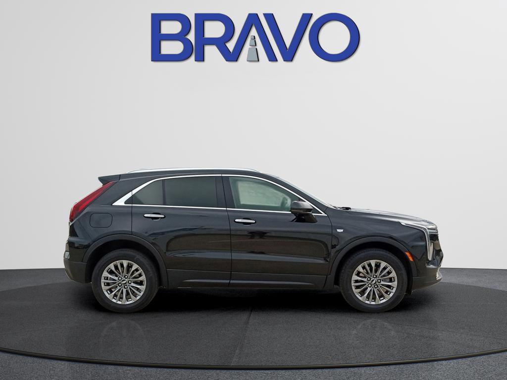 Used 2025 Cadillac XT4 Premium Luxury image 4