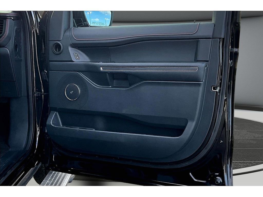 Used 2022 Ford Expedition Limited AWD/4WD image 26