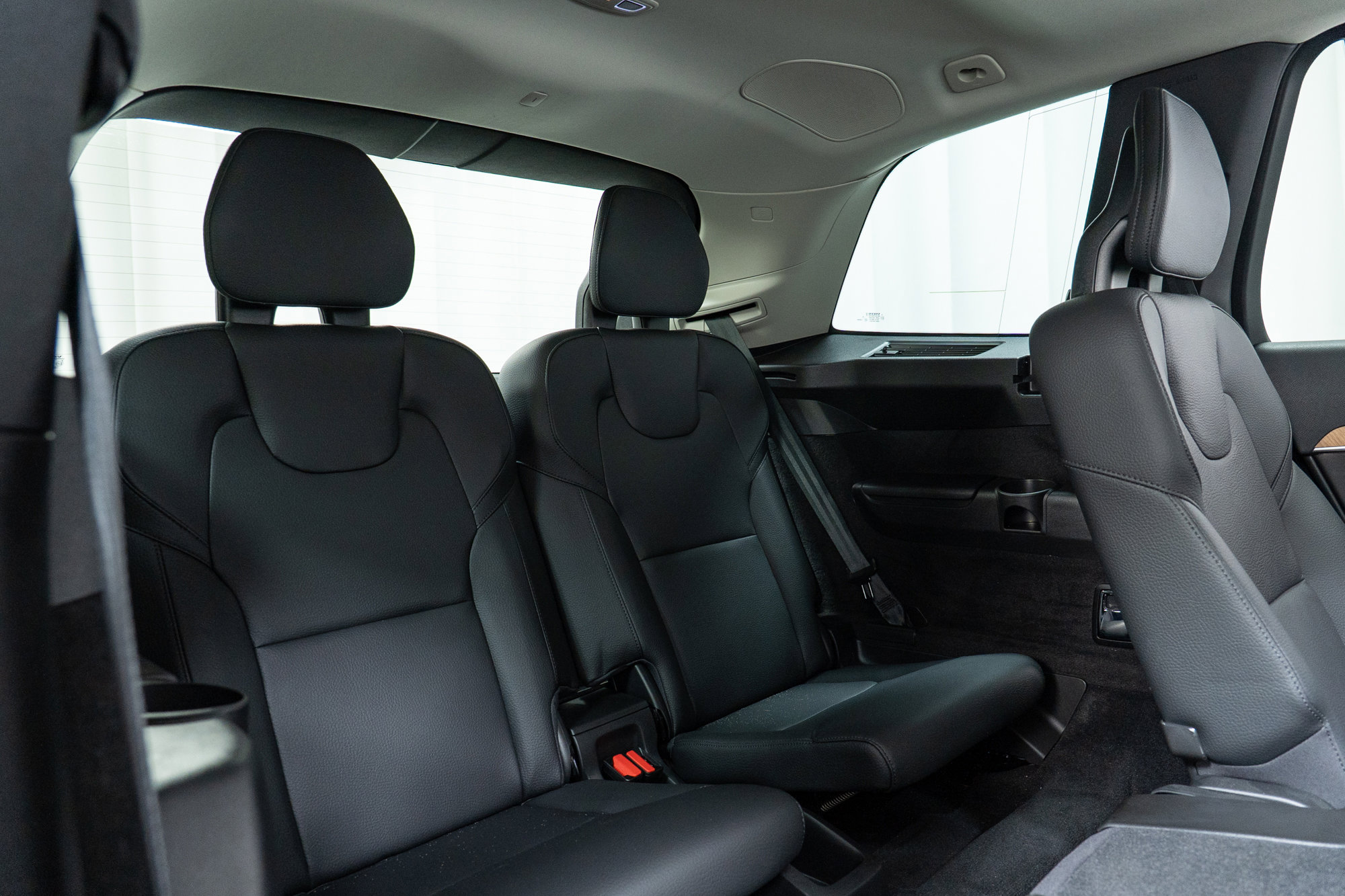 Used 2024 Volvo XC90 T8 Plus w/ Protection Package Premier image 24