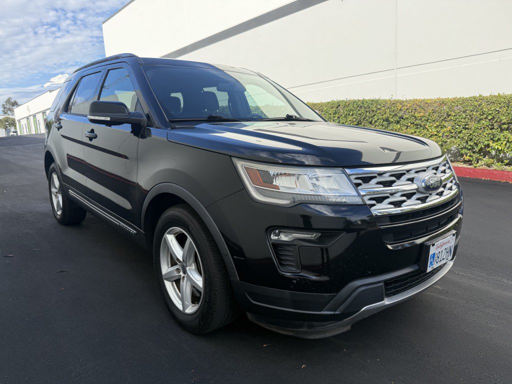 Used 2018 Ford Explorer XLT w/ Equipment Group 201A FWD image 2