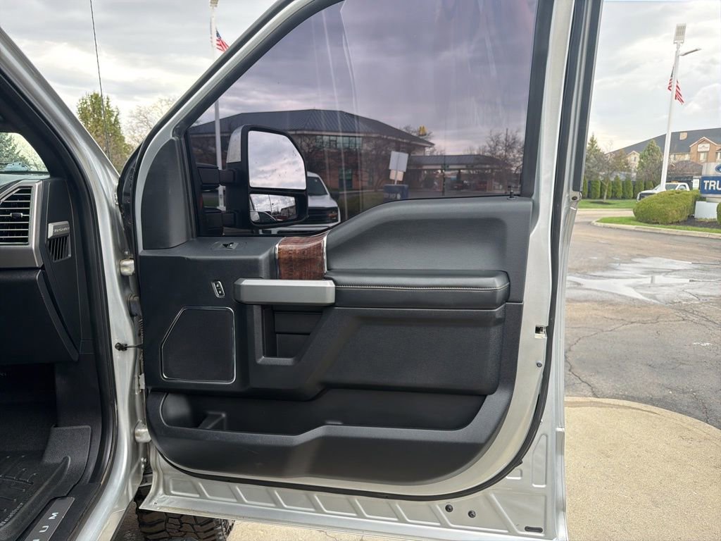 Used 2017 Ford F250 Platinum w/ Platinum Ultimate Package image 29