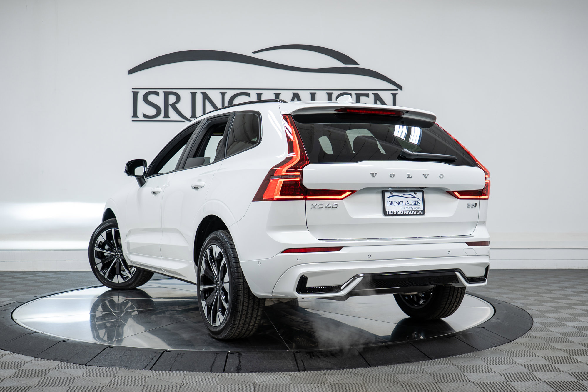 New 2026 Volvo XC60 B5 Plus w/ Climate Package image 28