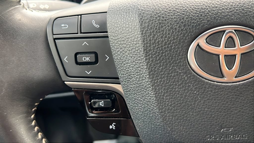 Used 2025 Toyota Camry SE FWD image 19