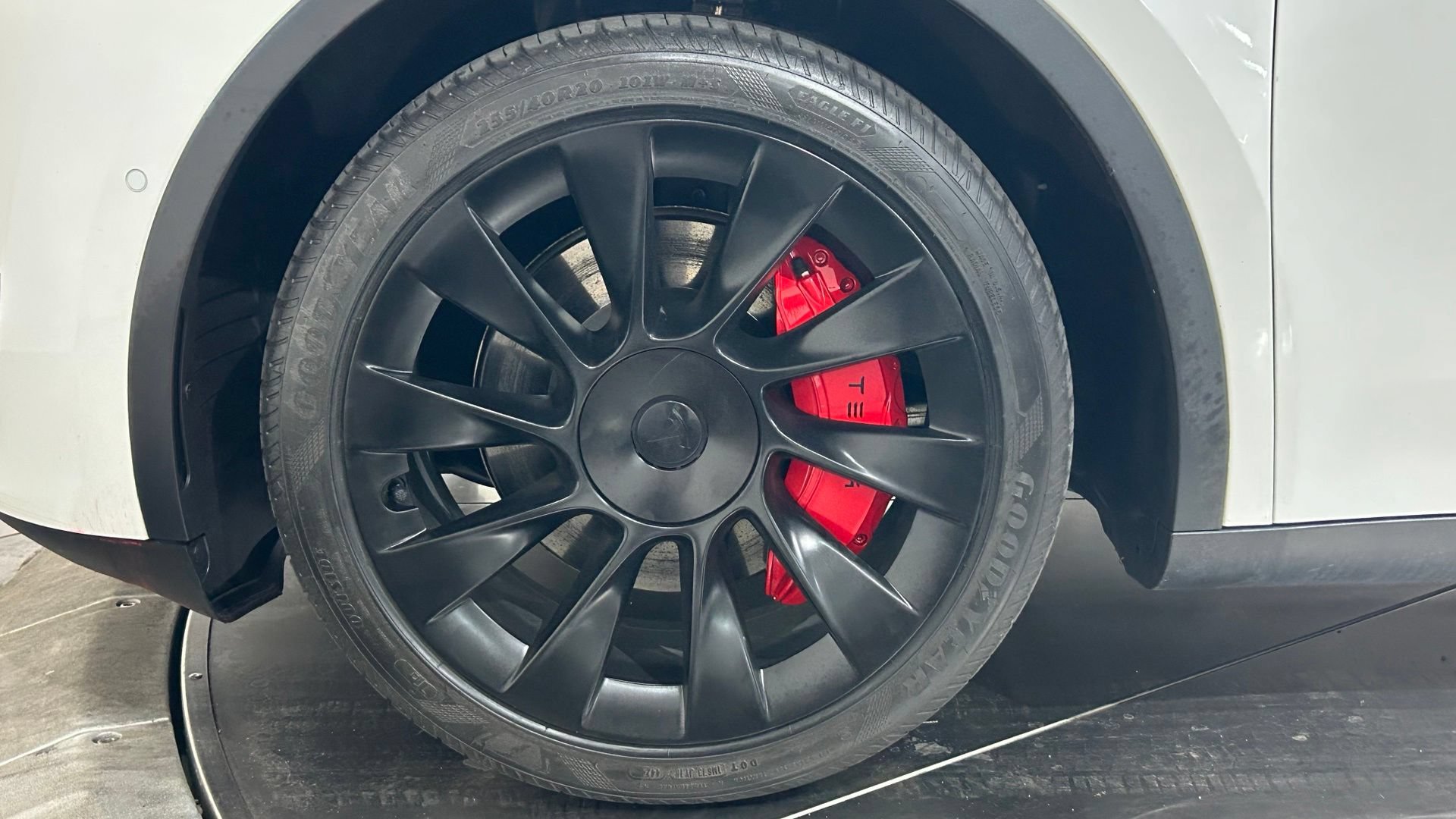 Used 2022 Tesla Model Y Long Range AWD/4WD image 24