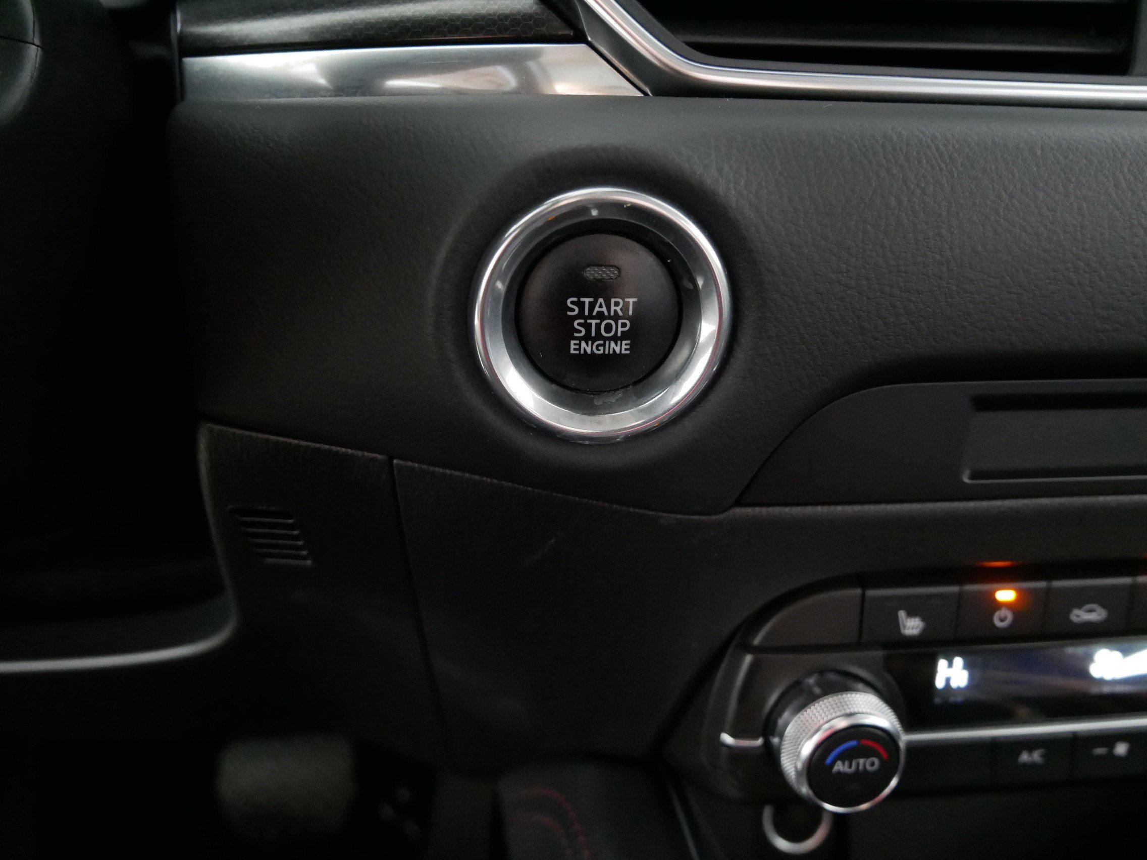 Used 2025 MAZDA CX-5 Carbon Edition image 30