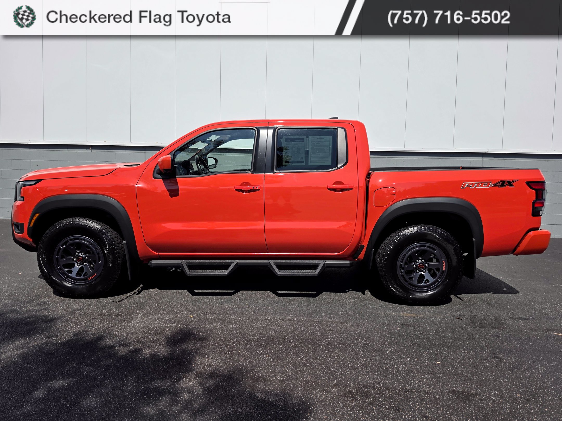 Used 2025 Nissan Frontier PRO-4X w/ Pro Premium Package AWD/4WD image 2