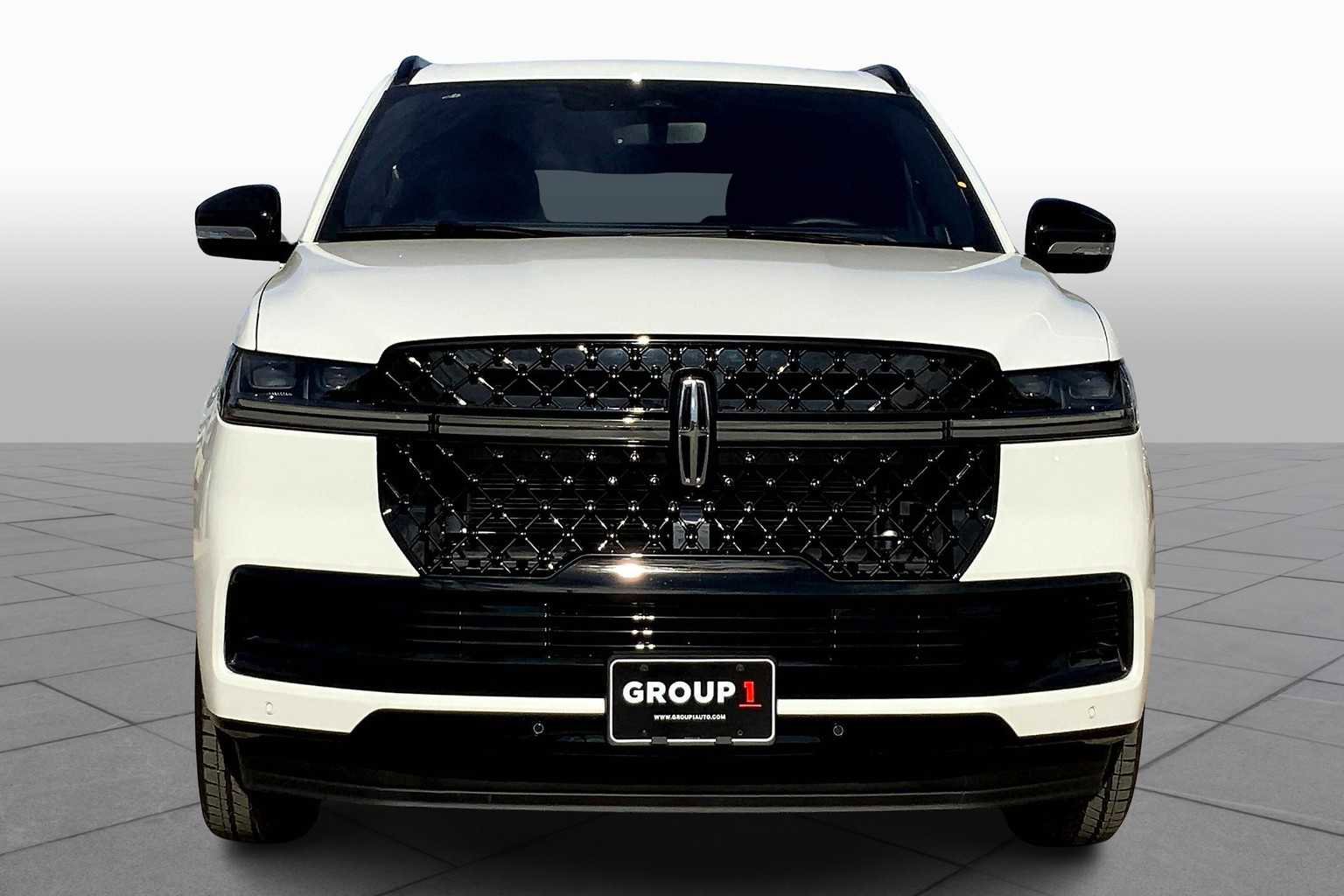 New 2025 Lincoln Navigator L Reserve w/ Jet Appearance Package image 3