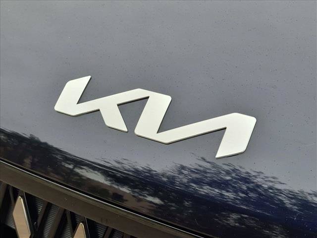 Used 2026 Kia Carnival LX FWD image 10