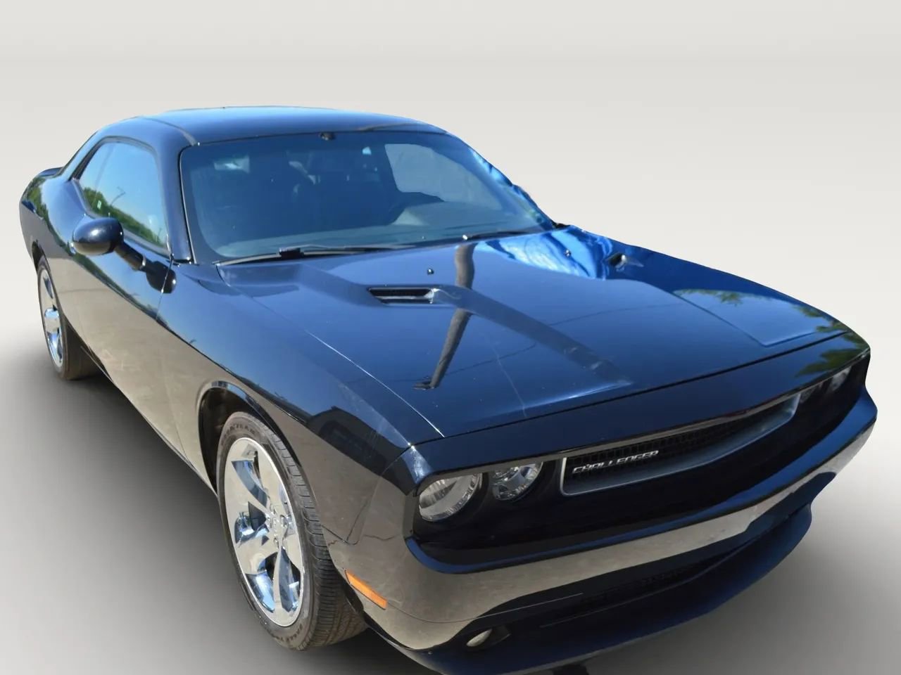 Used 2014 Dodge Challenger SXT Plus RWD image 12