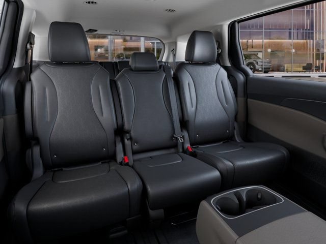 New 2027 Kia Carnival FWD image 17