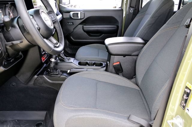 Used 2025 Jeep Wrangler Unlimited Sport AWD/4WD image 10