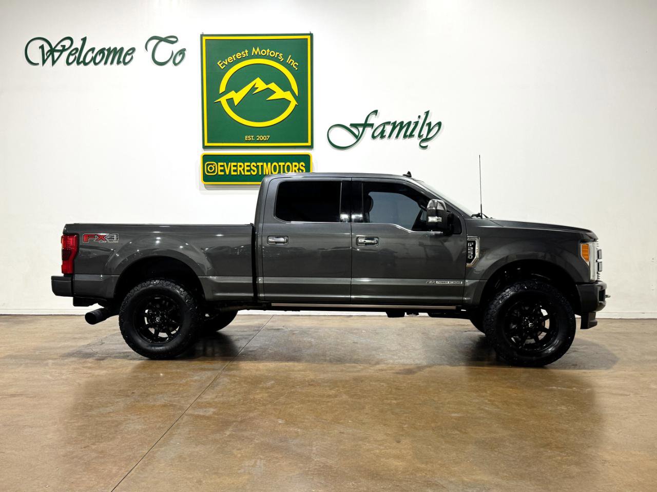 Used 2019 Ford F250 Platinum w/ Platinum Ultimate Package AWD/4WD image 9