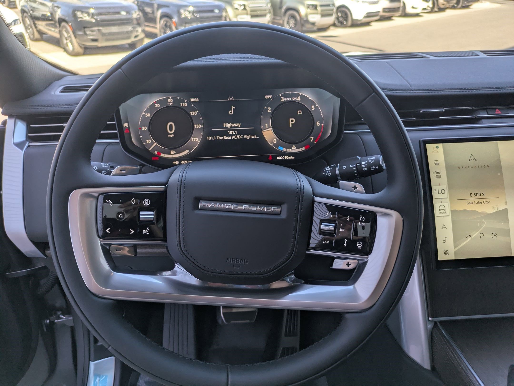 New 2025 Land Rover Range Rover Long Wheelbase SE image 16