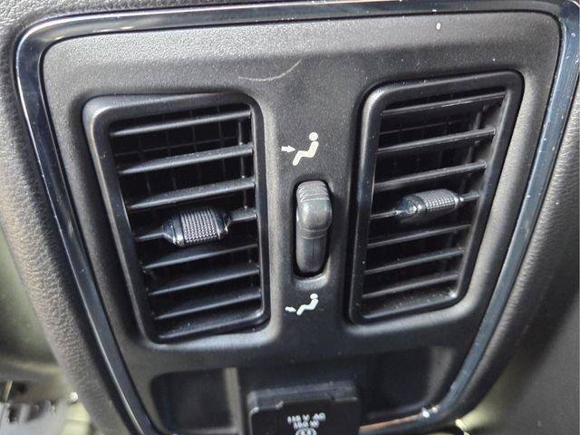 Used 2021 Jeep Grand Cherokee Laredo X RWD image 13