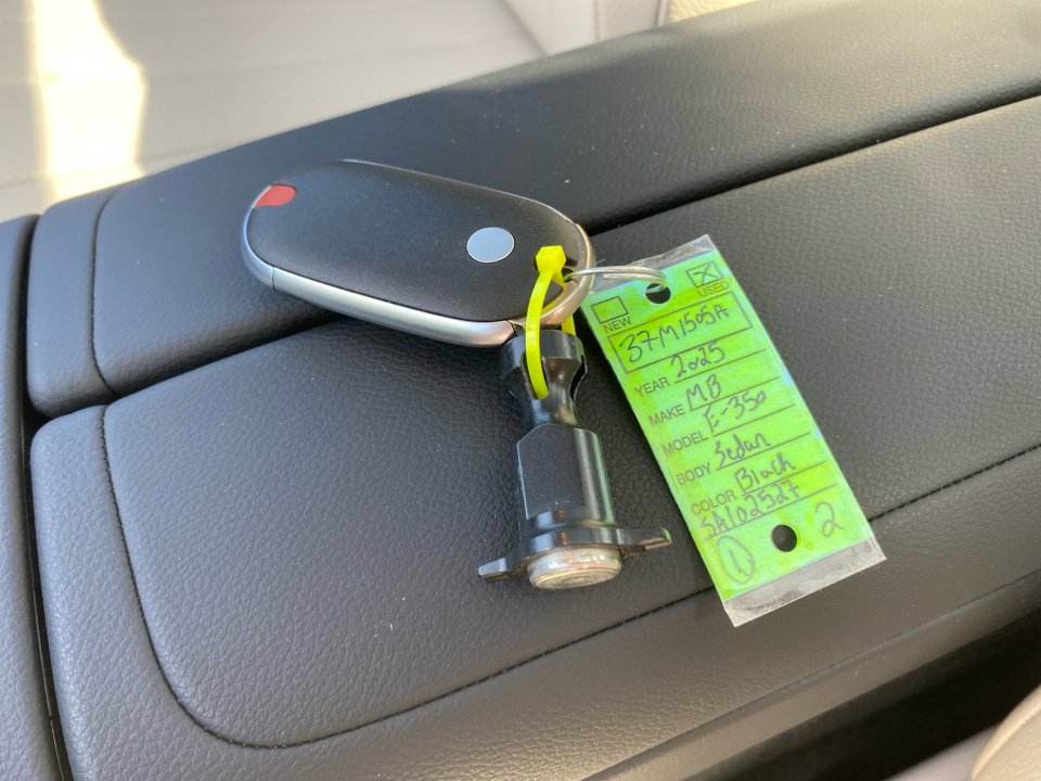 Used 2025 Mercedes-Benz E 350 4MATIC Sedan image 34