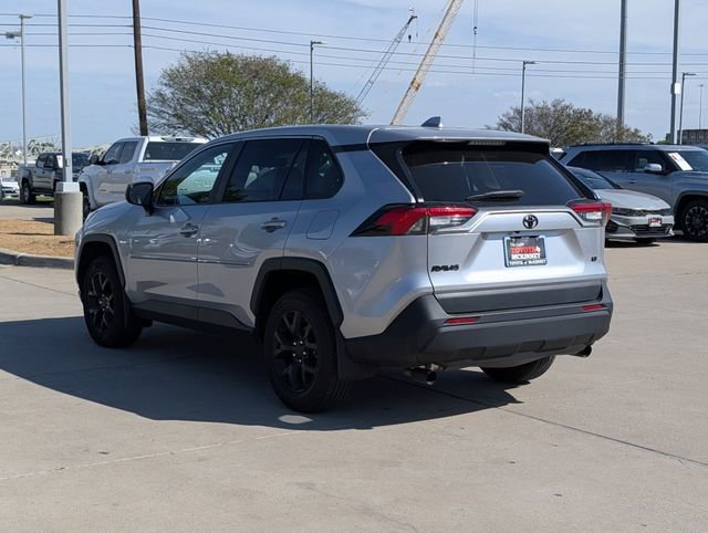 Used 2024 Toyota RAV4 LE image 8