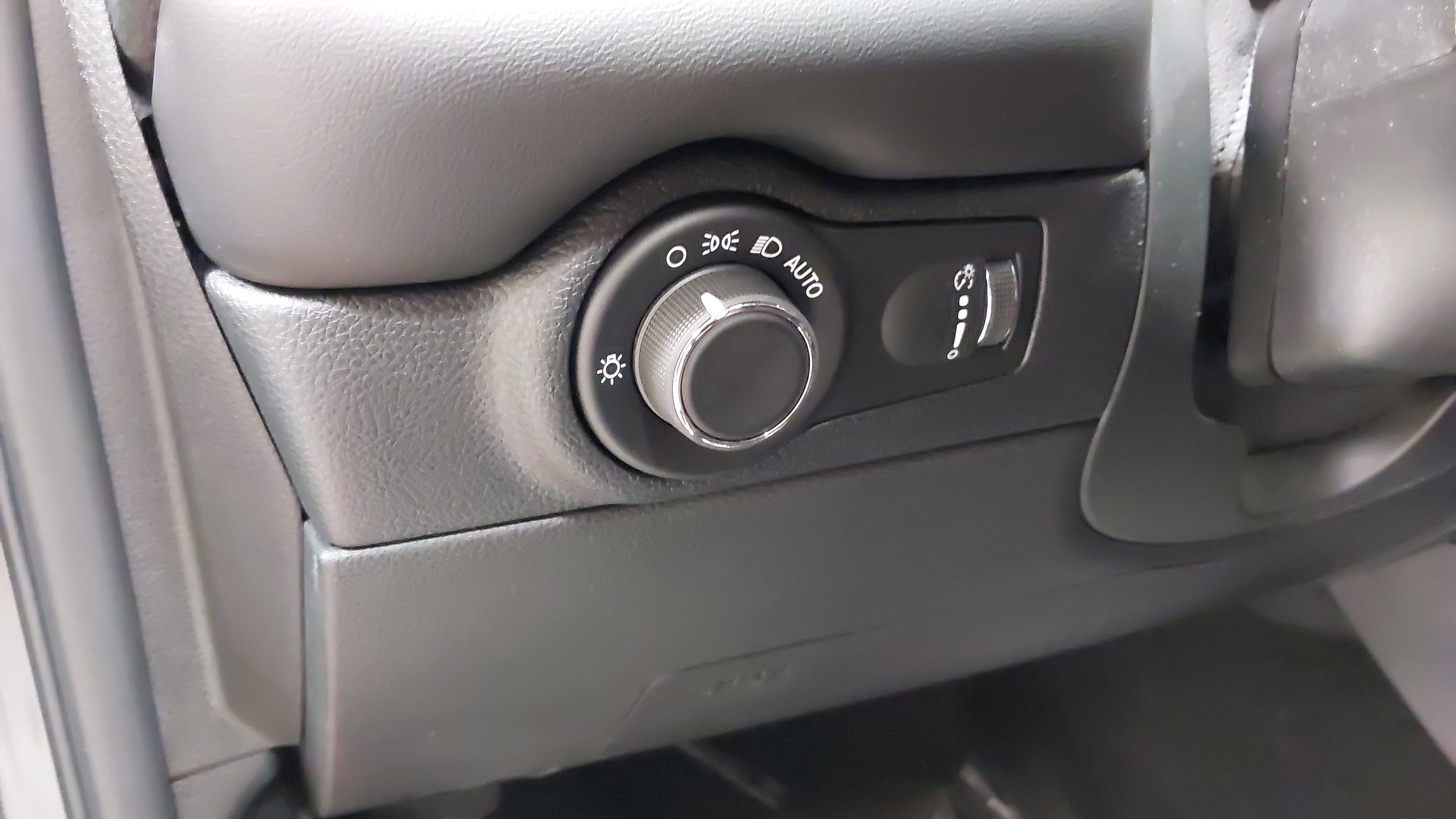 Used 2025 Dodge Durango GT image 23