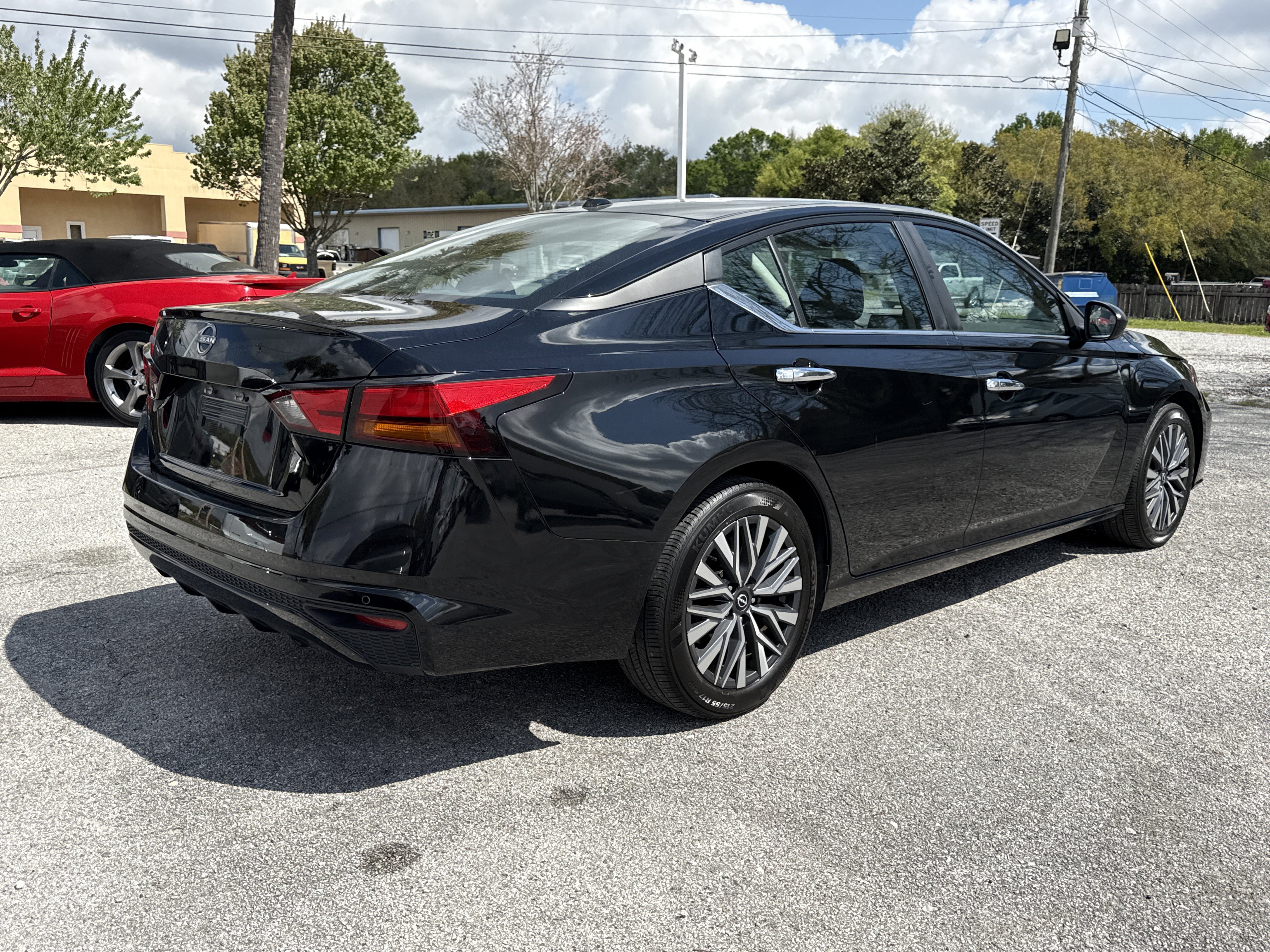 Used 2025 Nissan Altima 2.5 SV image 5