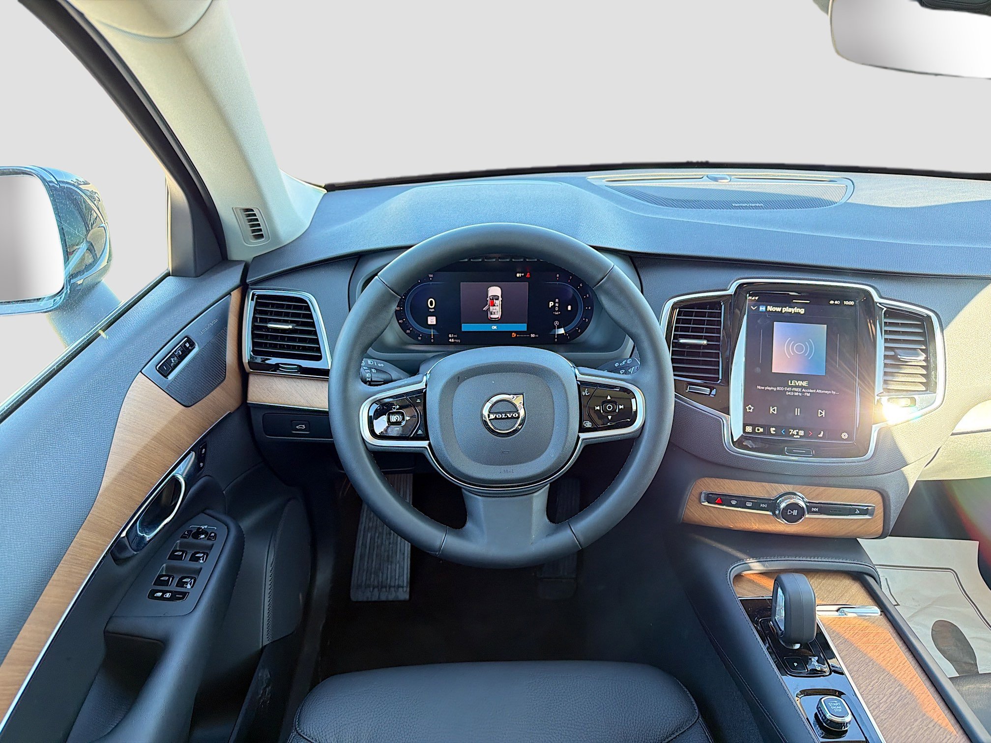 Used 2025 Volvo XC90 B5 Plus w/ Protection Package Premier AWD/4WD image 17