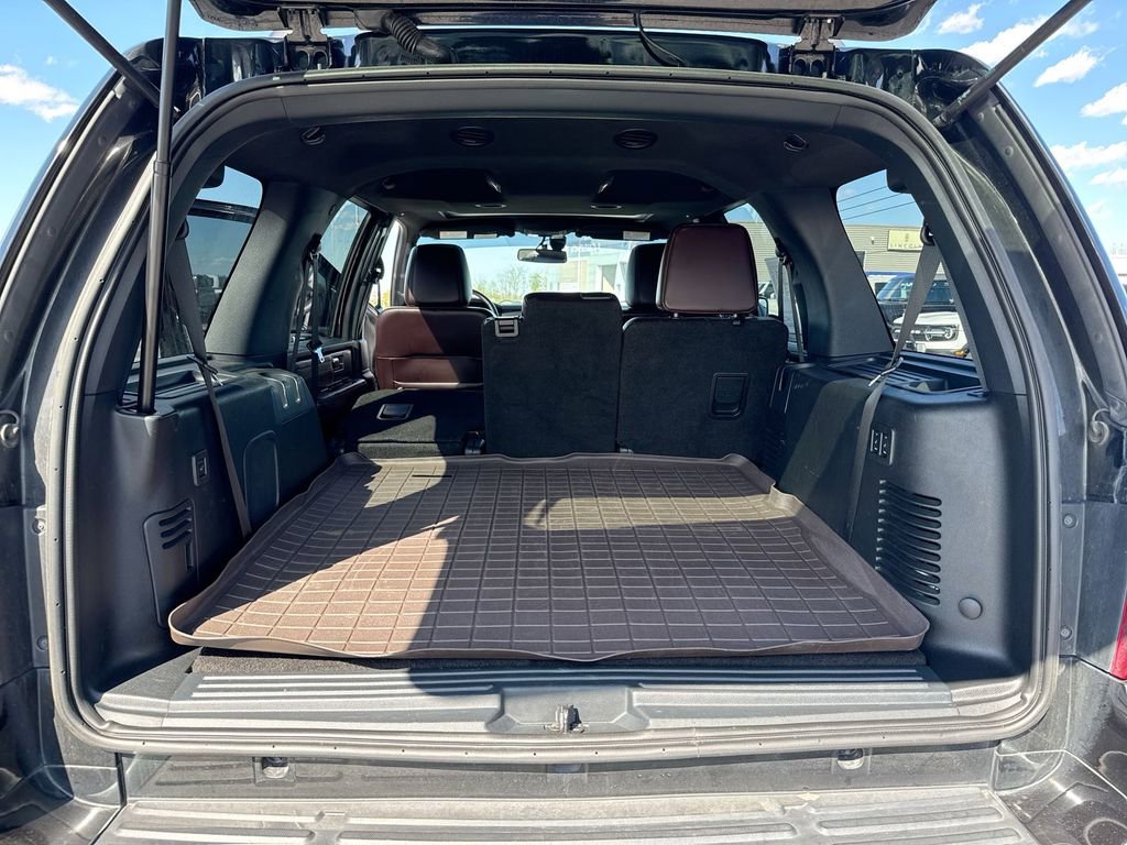 Used 2015 Ford Expedition Platinum image 26