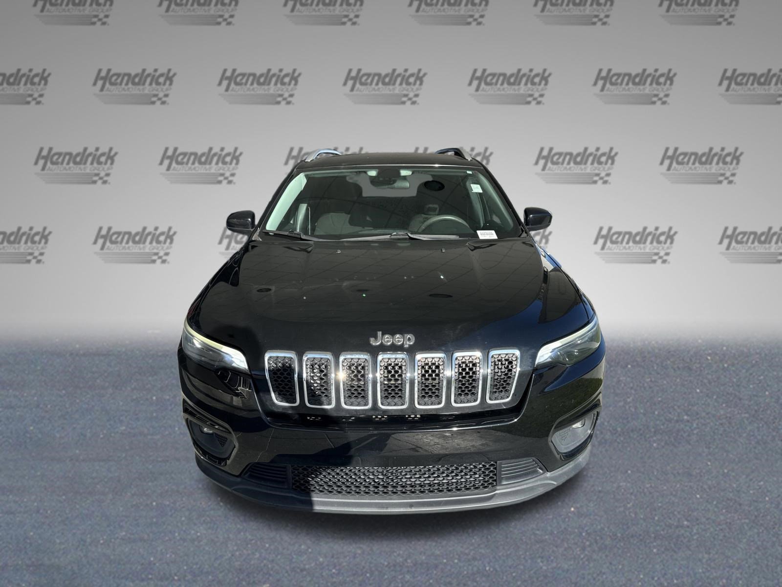 Used 2019 Jeep Cherokee Latitude w/ Popular Appearance Group image 3