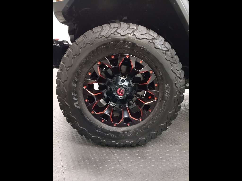 Used 2025 Jeep Wrangler Rubicon w/ Safety Group image 28