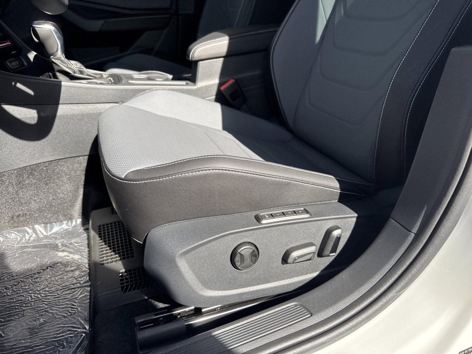 New 2026 Volkswagen Jetta SEL image 13