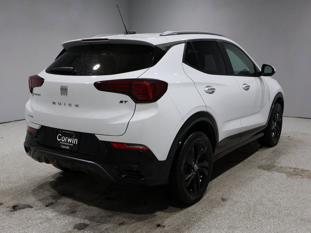 Used 2024 Buick Encore GX Sport Touring image 2