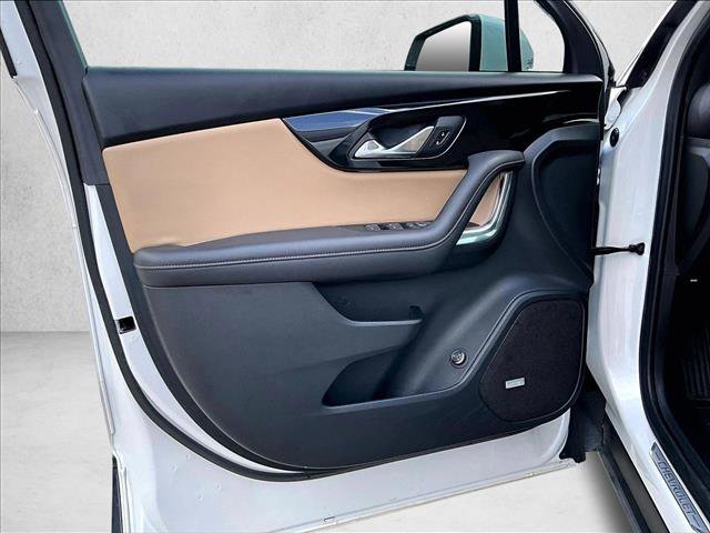 Used 2023 Chevrolet Blazer Premier image 18