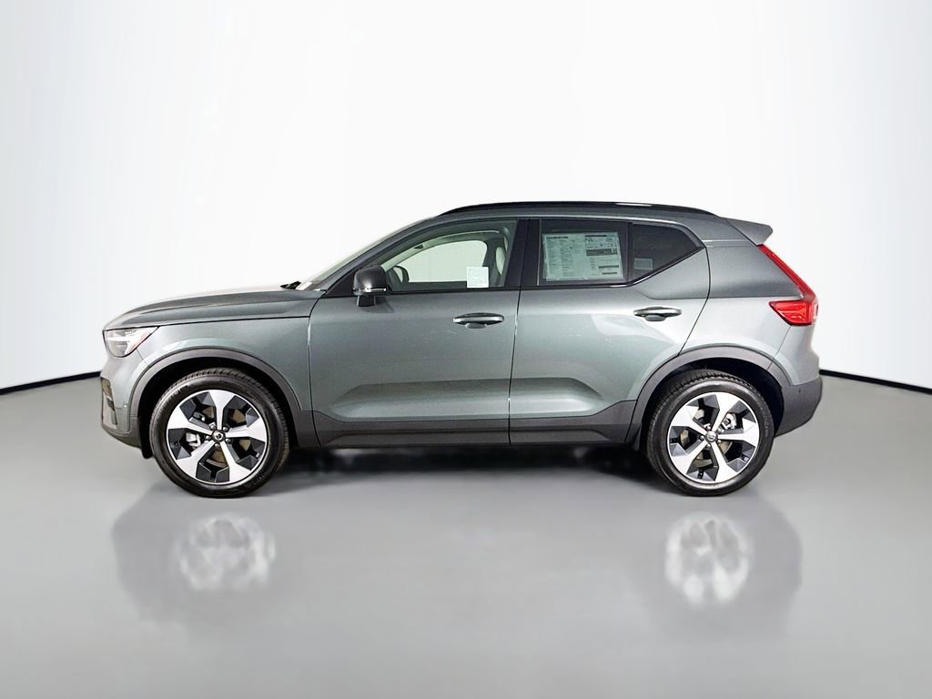 Used 2026 Volvo XC40 B5 Plus w/ Protection Package Premier image 4