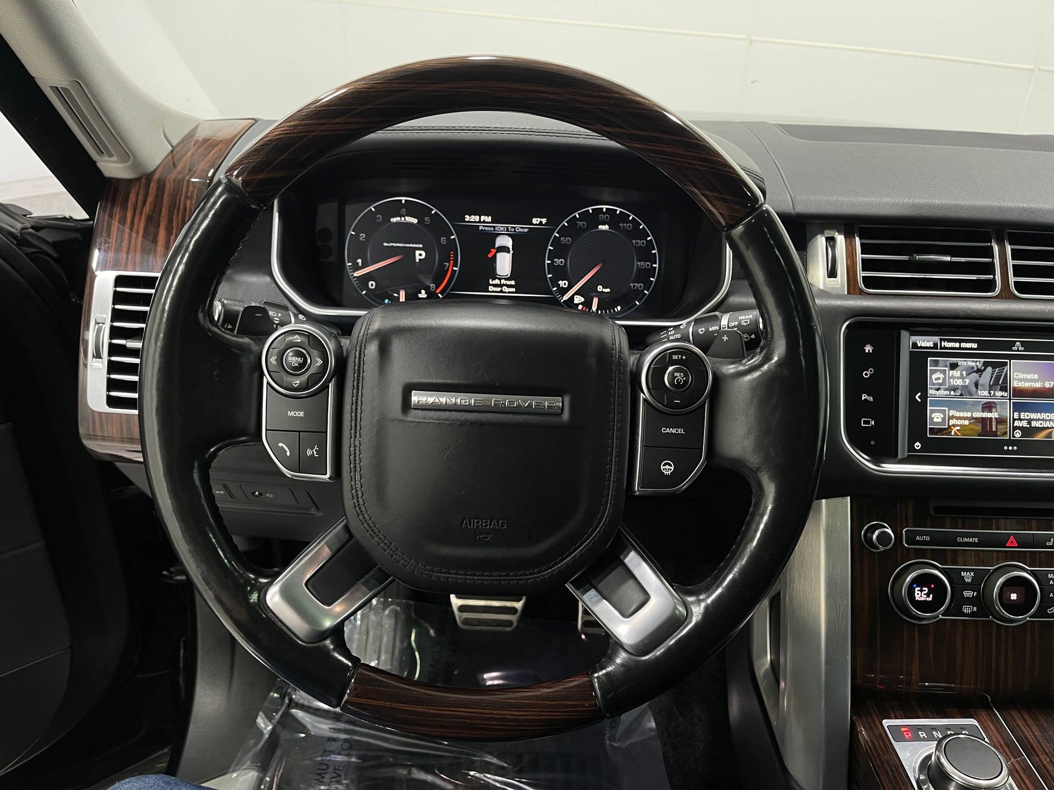 Used 2016 Land Rover Range Rover Supercharged image 21