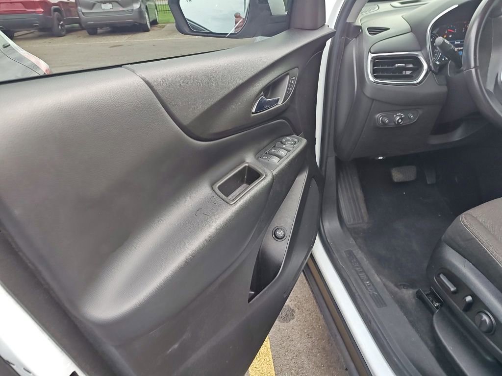 Used 2020 Chevrolet Equinox LT w/ Driver Convenience Package FWD image 4